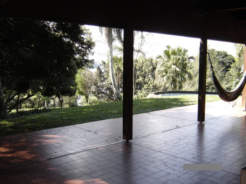 Sítio à venda Jardim Rio Douro com 59000m² e 4 quartos por R$ 3.500.000 - 868494645-sitio-17-vista-varanda-casa-principal.jpg