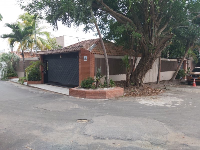 Casa de condomínio à venda Parque Dez de Novembro com 400m² e 3 quartos por R$ 560.000 - 1691292998-20210809-172258.jpg