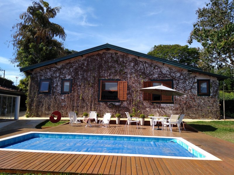 imóvel com 1800m² - Centro - Alambari