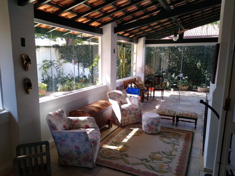 imóvel com 1800m² - Centro - Alambari