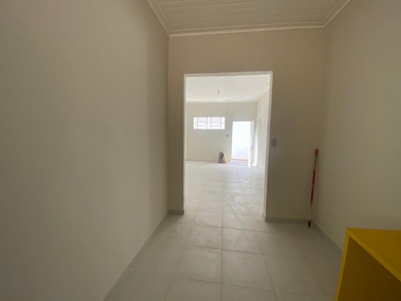 Casa para alugar Centro com 100m² e 2 quartos por R$ 1.250 - 1371595213-42ad3446-6d0d-4f90-9b5d-a6370a5f213c.jpeg