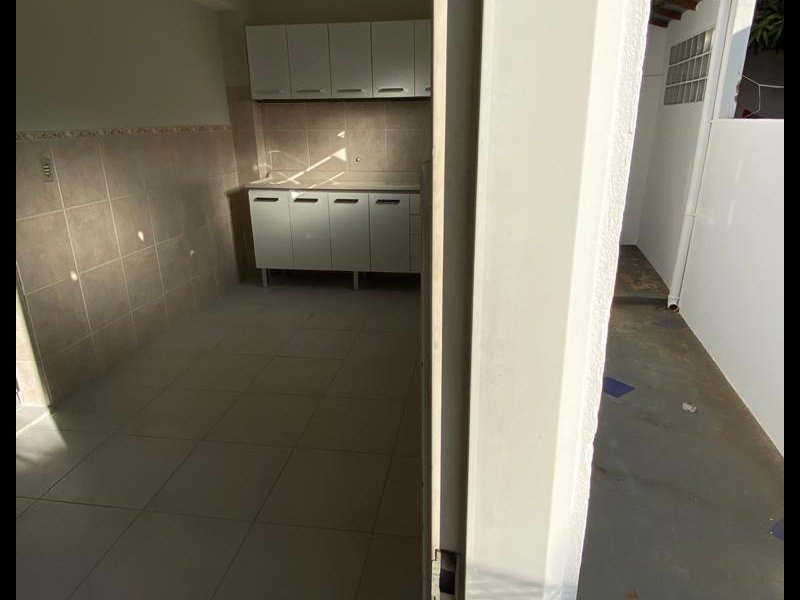 Casa para alugar Centro com 100m² e 2 quartos por R$ 1.250 - 1383994179-cb96f786-6c40-498b-b754-16f4c42445cd.jpeg