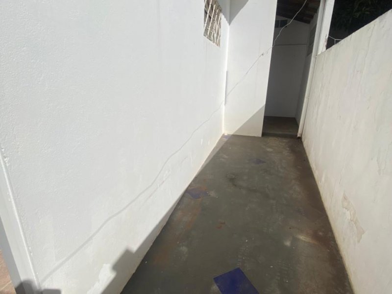 Casa para alugar Centro com 100m² e 2 quartos por R$ 1.250 - 1729831009-0d5b05fb-2040-47fd-8aa8-4fb802edb7da.jpeg