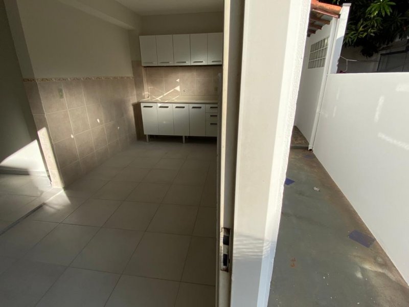 Casa para alugar Centro com 100m² e 2 quartos por R$ 1.250 - 1821628416-390869c5-f478-4c60-8d52-e95a91f35360.jpeg