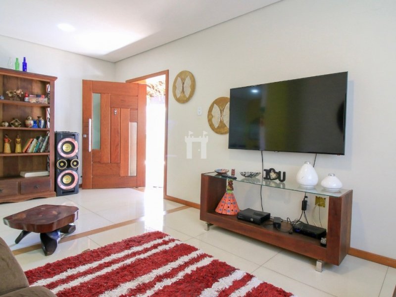Casa à venda Jardim Atlântico com 360m² e 4 quartos por R$ 425.000 - 1891746430-sala-porta.jpeg