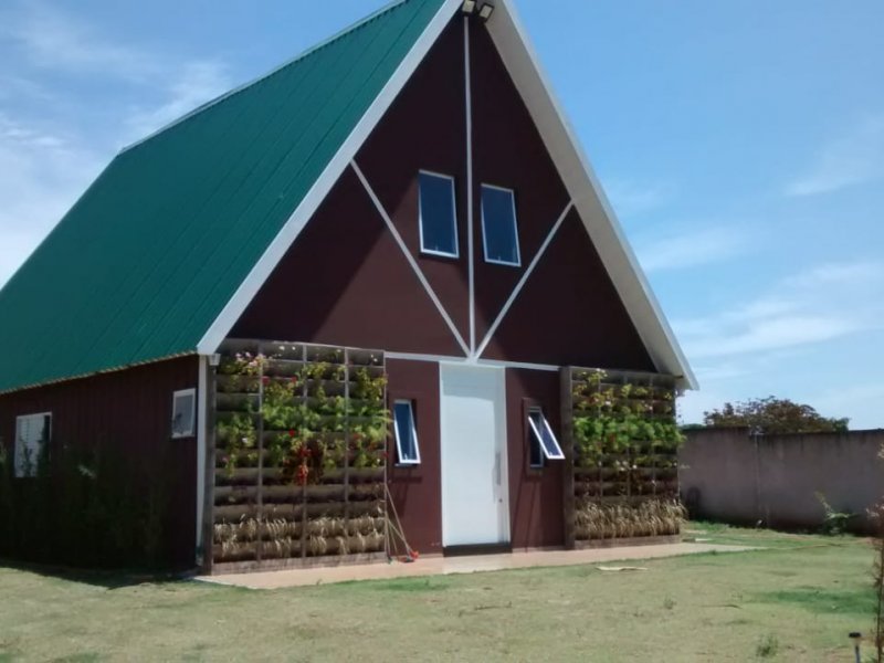 Chácara à venda Centro com 2502m² e 2 quartos por R$ 470.000 - 1578691532-visao-externa-da-casa.jpg