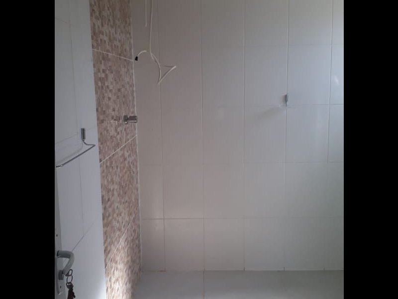 Chácara à venda Centro com 2502m² e 2 quartos por R$ 470.000 - 786151922-visao-parcial-do-banheiro2.jpg
