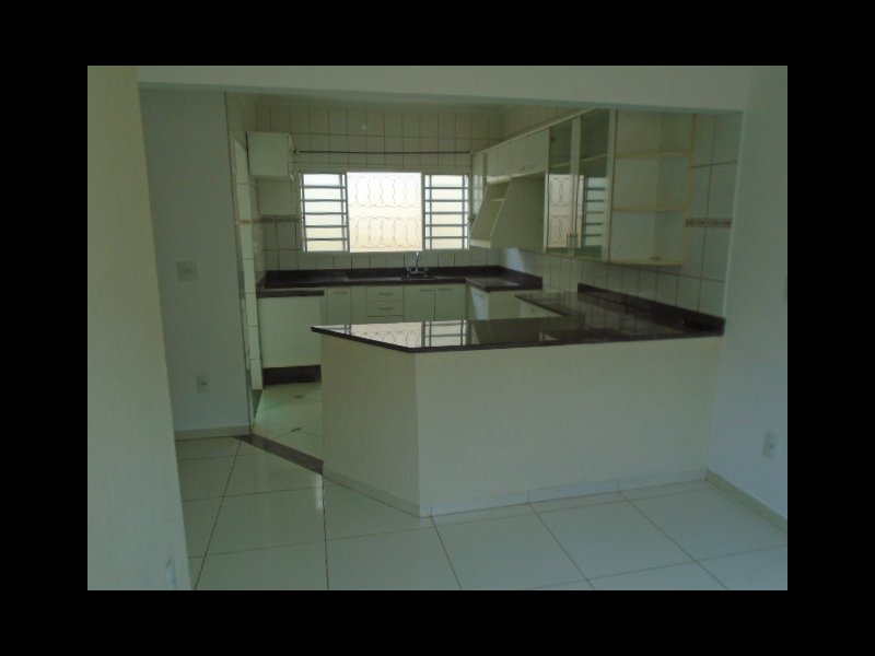 Casa à venda Vila Yamada com 160m² e 3 quartos por R$ 395.000 - 1627836733-79eec7a5-e933-4645-be6c-6ea972aef252.jpeg