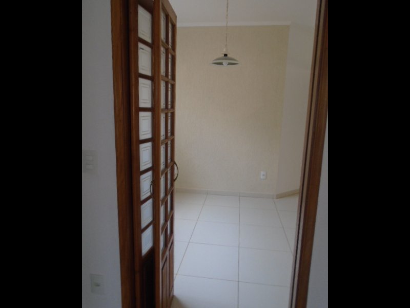Casa à venda Vila Yamada com 160m² e 3 quartos por R$ 395.000 - 2094290920-8e0a9743-5e57-4de8-ba2e-0644012011a2.jpeg