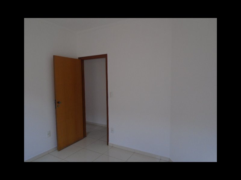 Casa à venda Vila Yamada com 160m² e 3 quartos por R$ 395.000 - 729822569-f1bf8dd7-7b36-4a06-a451-692cb0ced83a.jpeg