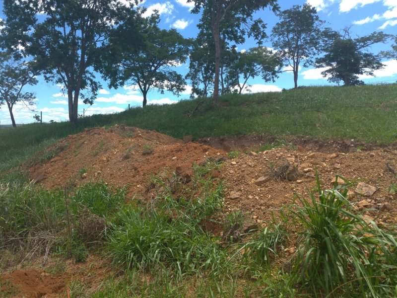 Terreno à venda Centro com 300m² e 1 quarto por R$ 45.000 - 309063180-42bc6f7f-8329-407a-8a3b-66345b495794.jpg