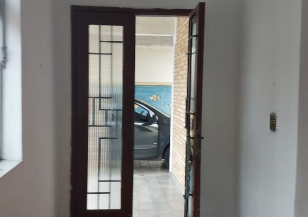 imóvel com 305m²
