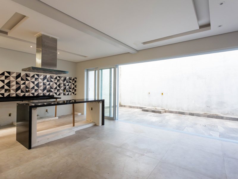 Casa à venda Vila Guedes com 246m² e 3 quartos por R$ 940.000 - 1744124743-110.jpg