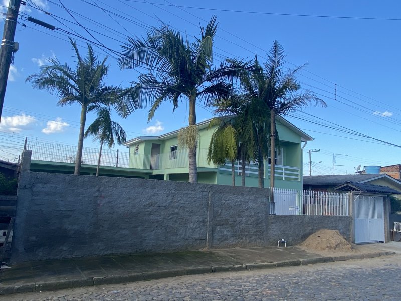 Casa à venda Vicentina com 280m² e 3 quartos por R$ 390.000 - 2093109324-cacad16f-2dd2-4bd8-8ff3-c38b4c288314.jpeg