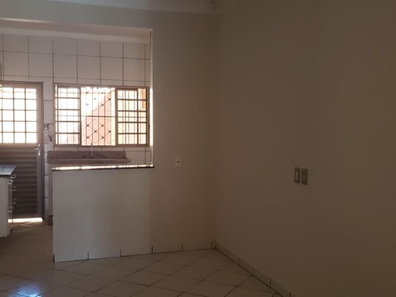 Casa à venda Parque das Oliveiras com 60m² e 2 quartos por R$ 215.000 - 646067991-562ed25d-2f3c-445b-bb84-4915ce4fe7de.jpg