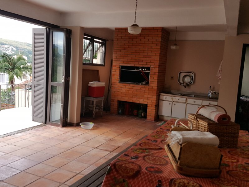 imóvel com 296m² - Teresópolis - Porto Alegre