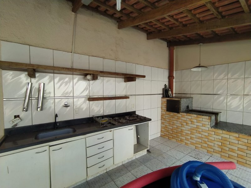 Casa à venda Centro com 300m² e 4 quartos por R$ 450.000 - 1013884750-22b08cfa-4e5c-4720-a6e2-054fbdc468c7.JPG