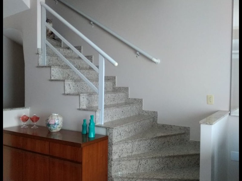 Casa à venda Vila Valença com 140m² e 3 quartos por R$ 630.000 - 109894537-escadaquartos.jpeg