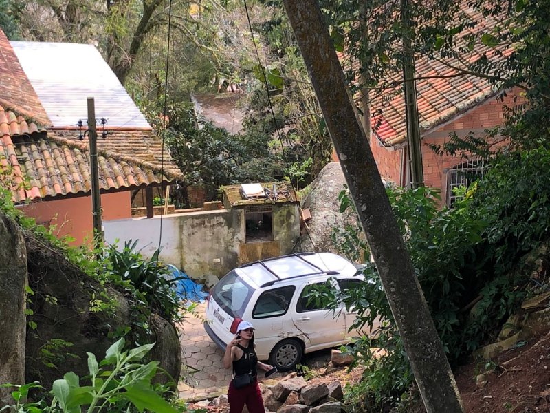 Terreno à venda Costeira do Pirajubaé com 12000m² e 1 quarto por R$ 300.000 - 1154785630-img-20210827-wa0065.jpg