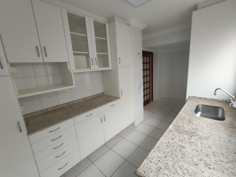Apartamento à venda Água Verde com 117m² e 3 quartos por R$ 615.000 - 1999896249-cozinha-1.jpg