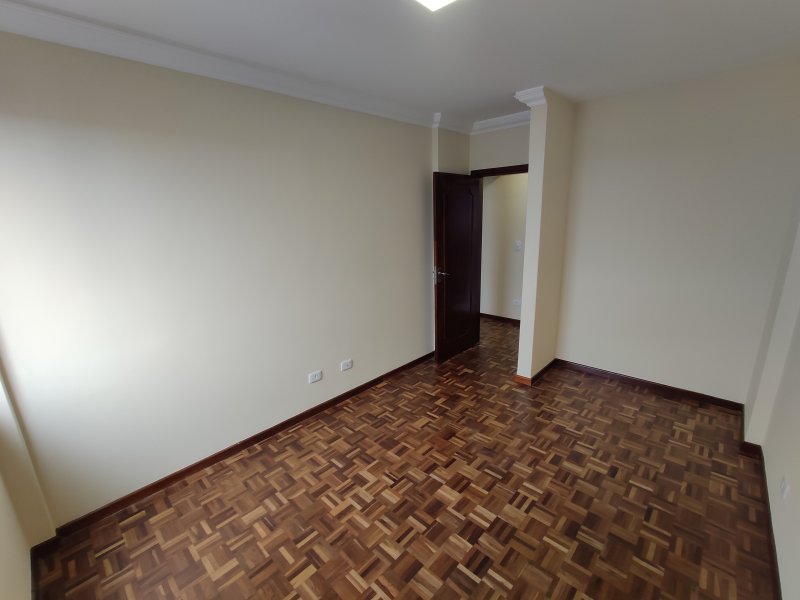 Apartamento à venda Água Verde com 117m² e 3 quartos por R$ 615.000 - 358088842-quaro-2-1.jpg