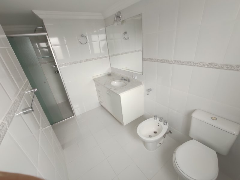 Apartamento à venda Água Verde com 117m² e 3 quartos por R$ 615.000 - 872239391-banheiro-suite-2.jpg