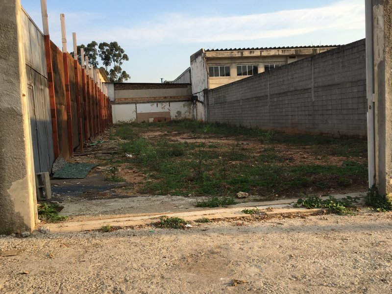 Terreno para alugar Chácaras Reunidas com 500m² e 1 quarto por R$ 2.500 - 1751373534-c5534f3c-ea89-42ad-8b59-fa61922a2847.jpeg