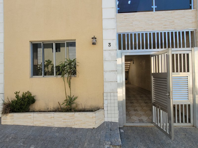imóvel com 61m² - Vl. Santa Maria - Poá