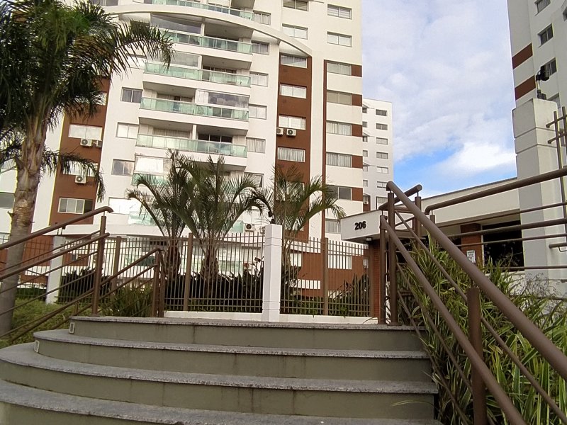 imóvel com 106m² - Barreiros - São José
