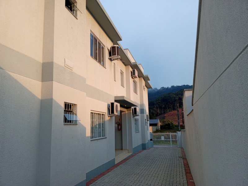 Apartamento à venda Figueira com 83m² e 2 quartos por R$ 268.000 - 748917922-20210810-074143.jpg