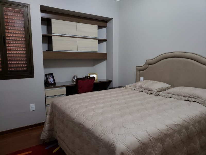 Apartamento à venda Centro com 237m² e 4 quartos por R$ 980.000 - 334189559-quarto-02.jpg