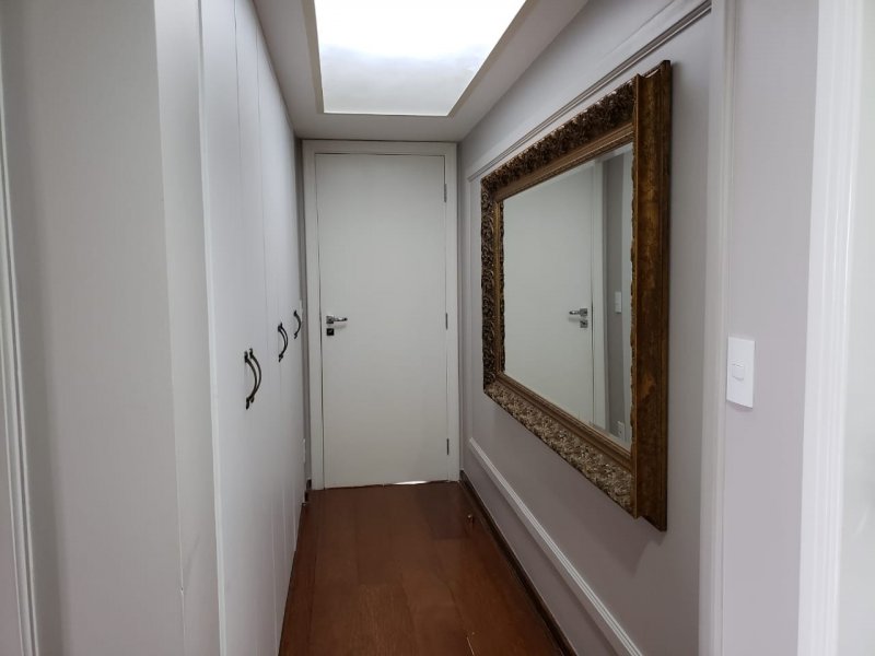 Apartamento à venda Centro com 237m² e 4 quartos por R$ 980.000 - 884600602-corredores-dos-quartos.jpg