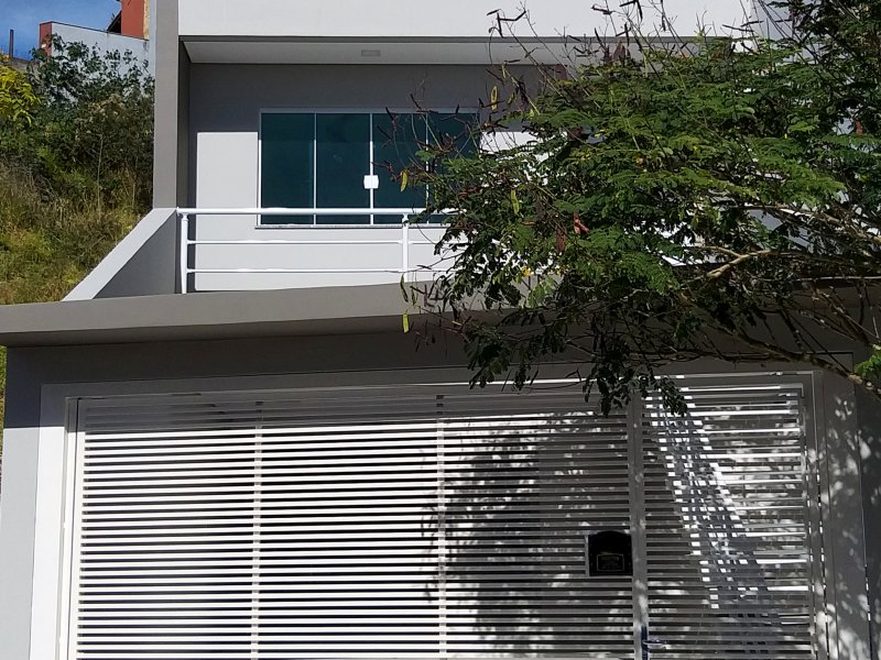 Casa à venda Jardim Pedroso com 220m² e 3 quartos por R$ 880.000 - 1233969211-1.jpg