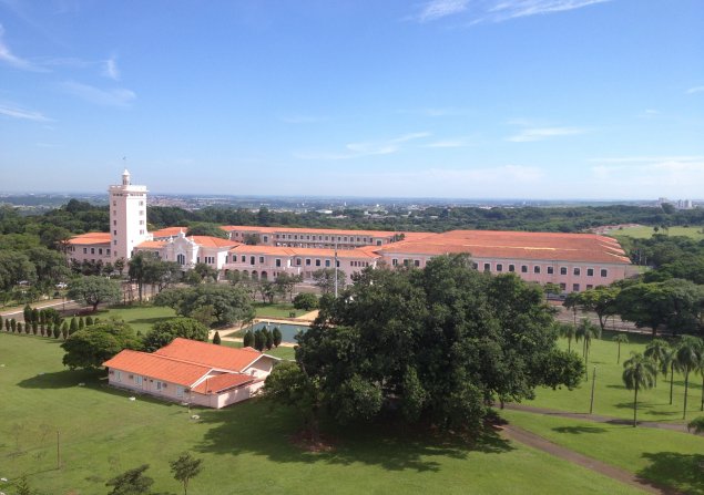 imóvel com 128m²