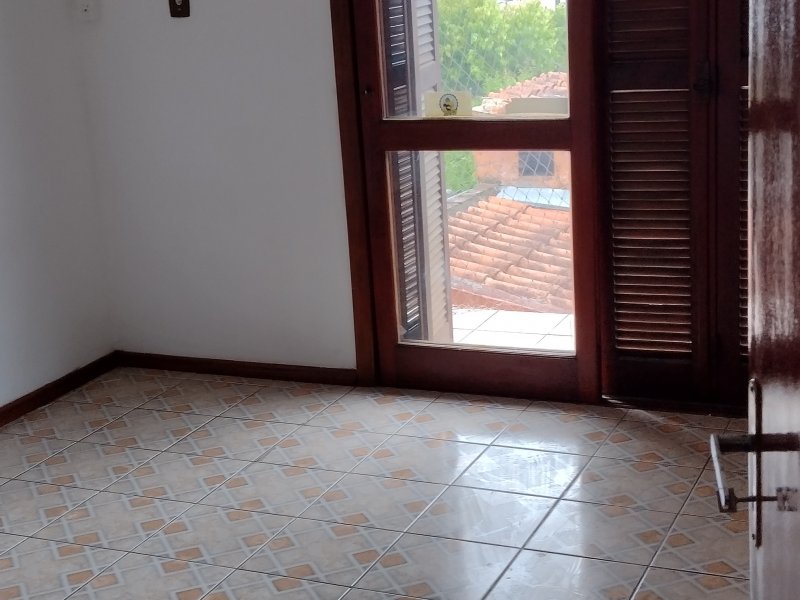 imóvel com 200m² - Tancredo Neves - Santa Maria