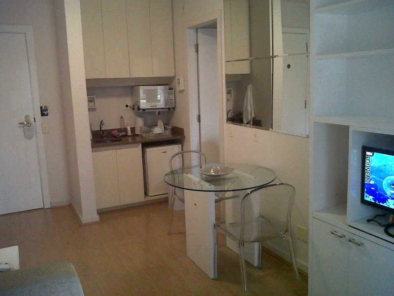 Flat à venda Itaim Bibi com 36m² e 1 quarto por R$ 700.000 - 1846502479-foto-sala-flat-3.jpg