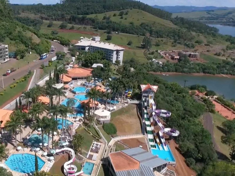 imóvel com 2100m² - Centro - Itá