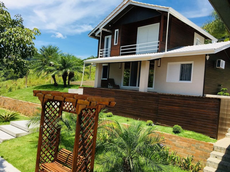 imóvel com 2100m² - Centro - Itá