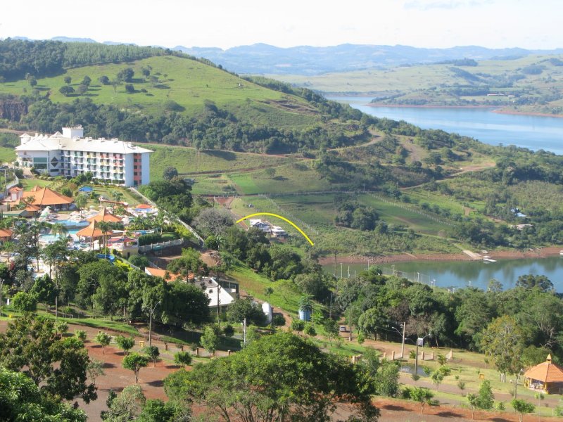 imóvel com 2100m² - Centro - Itá