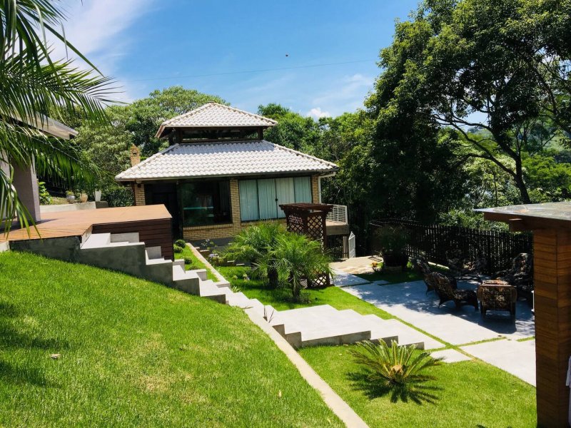 imóvel com 2100m² - Centro - Itá