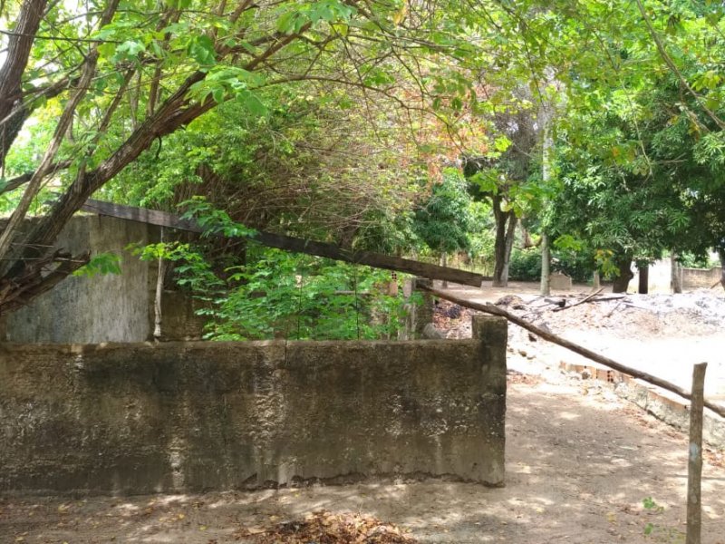 Terreno à venda Centro com 300m² e 1 quarto por R$ 45.000 - 158670073-img-20190708-wa0019.jpg