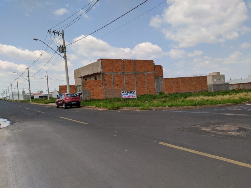 imóvel com 381m² - Laranjeiras - Uberlândia