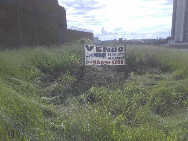 imóvel com 381m² - Laranjeiras - Uberlândia