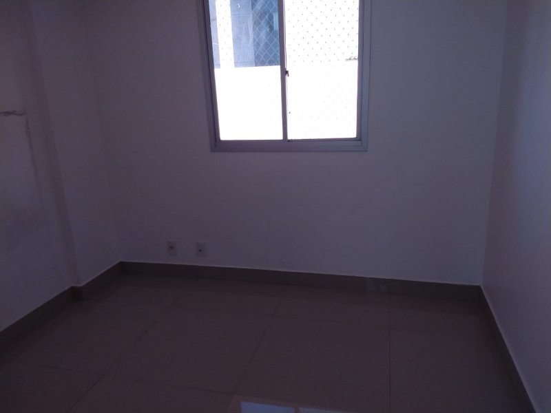 Apartamento à venda Águas Claras com 60m² e 2 quartos por R$ 410.000 - 1477306356-quarto-suite-janela.jpeg