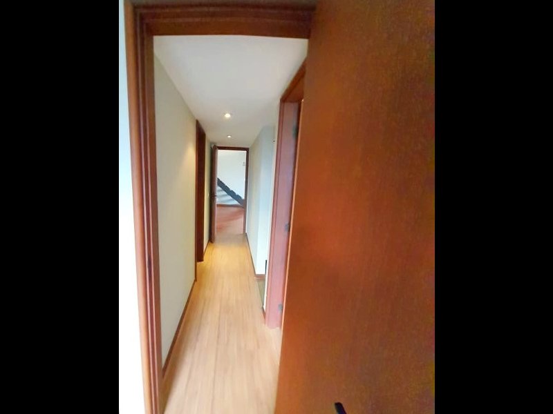 Cobertura à venda Vila Ipojuca com 244m² e 3 quartos por R$ 2.300.000 - 1649809108-corredor.jpg