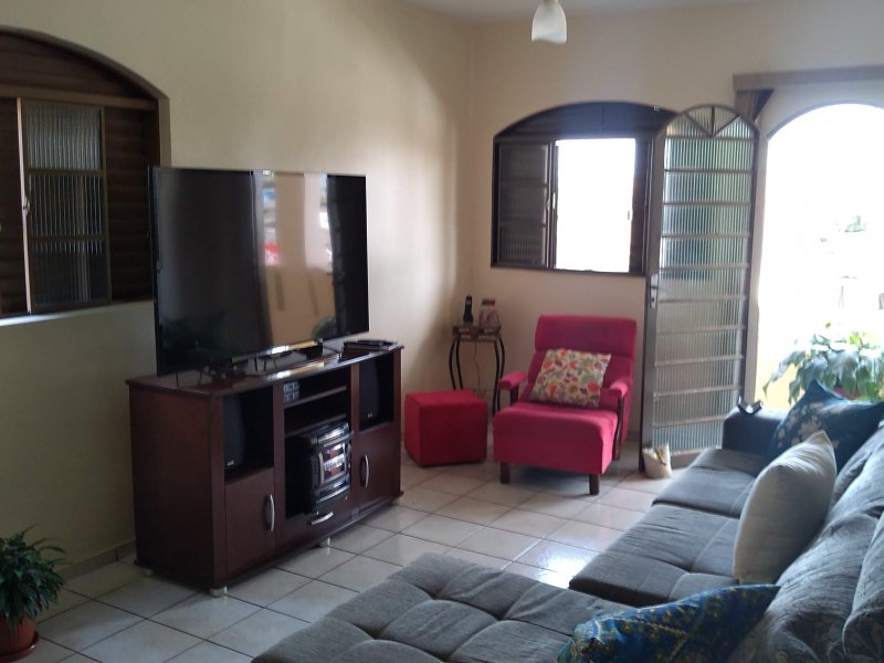 Casa à venda St. Central com 215m² e 3 quartos por R$ 395.000 - 838540855-inbound6294046794197179639.jpg