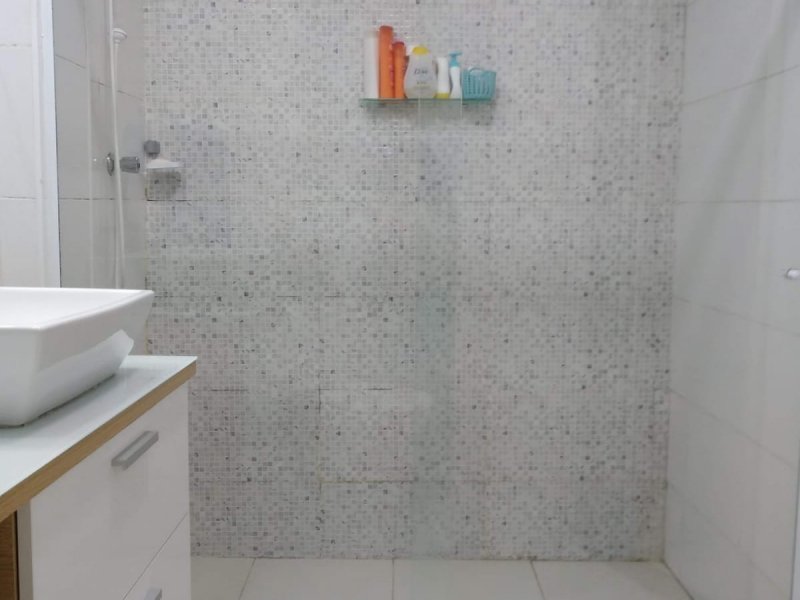 Apartamento à venda Centro com 58m² e 1 quarto por R$ 275.000 - 1415413833-banheiro2-box.jpg