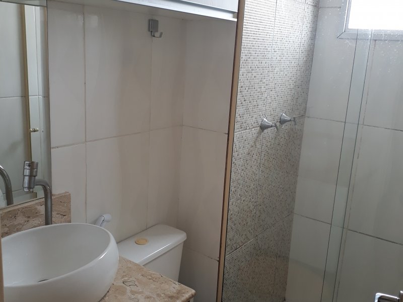 Apartamento à venda São Cristóvão com 48m² e 2 quartos por R$ 325.000 - 518211858-banheiro1.jpg