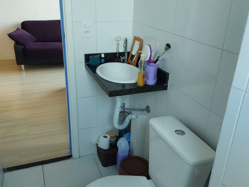 Apartamento à venda Jardim Ísis com 4863m² e 2 quartos por R$ 190.000 - 467636843-banheiro.jpeg