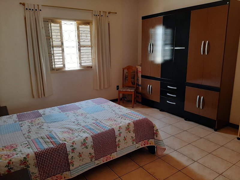 Casa à venda Centro com 250m² e 3 quartos por R$ 570.000 - 1336197476-inbound3428795202080747979.jpg